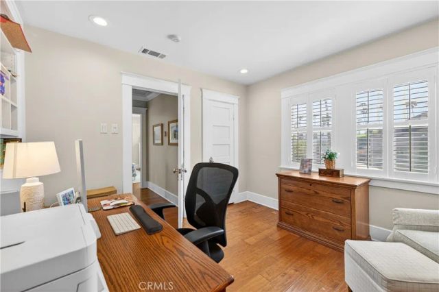 210 Bennett Avenue, Long Beach, CA 90803