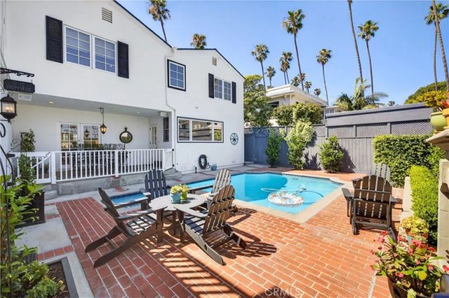 210 Bennett Avenue, Long Beach, CA 90803