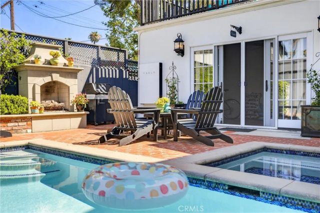 210 Bennett Avenue, Long Beach, CA 90803