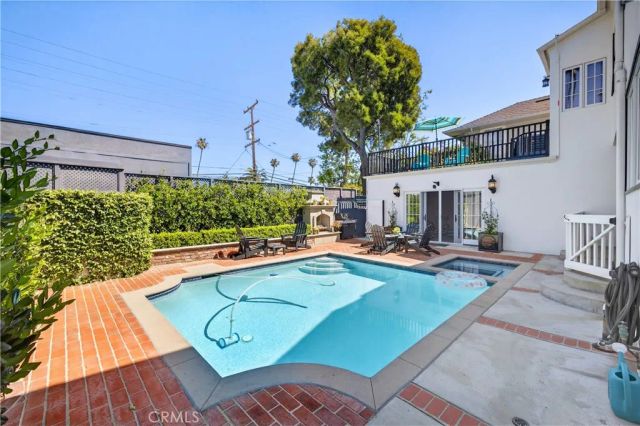 210 Bennett Avenue, Long Beach, CA 90803