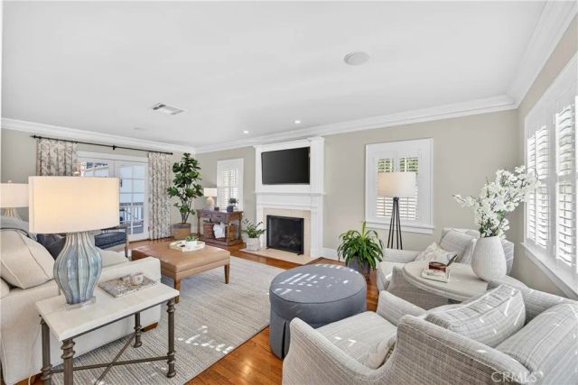 210 Bennett Avenue, Long Beach, CA 90803