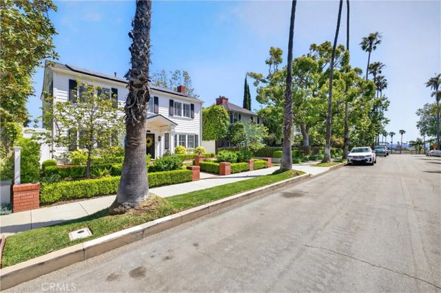 210 Bennett Avenue, Long Beach, CA 90803