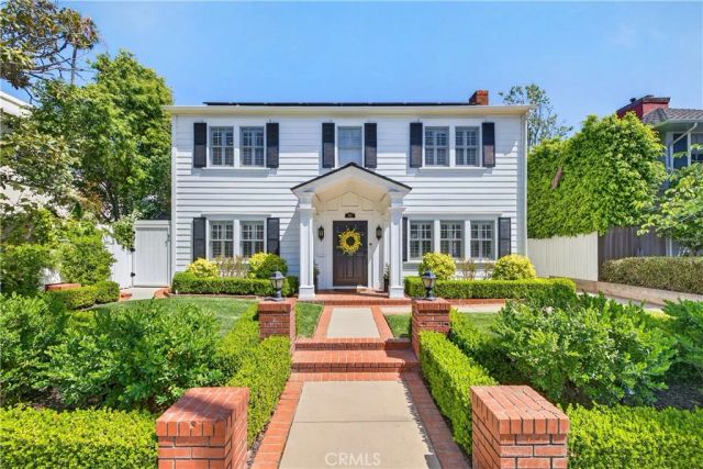 210 Bennett Avenue, Long Beach, CA 90803