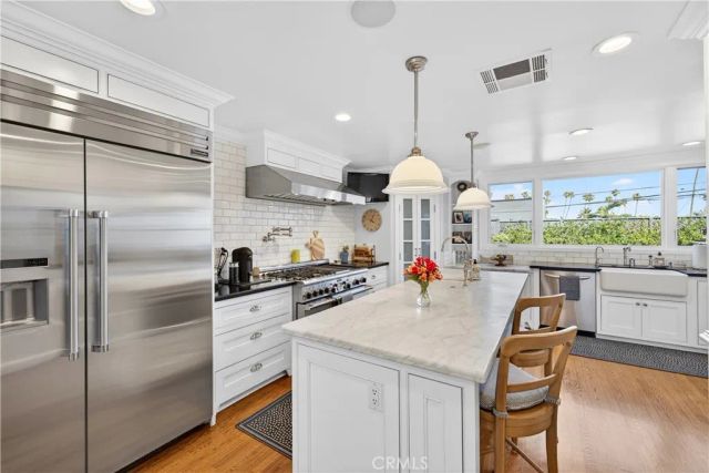 210 Bennett Avenue, Long Beach, CA 90803