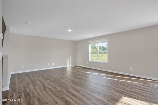 94 Coachman Lane, Autryville, NC 28318