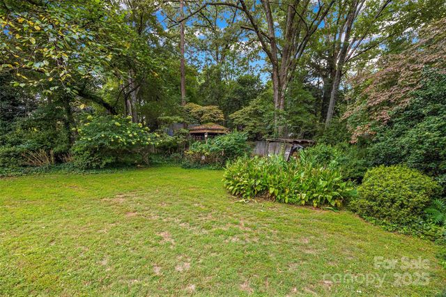 327 Livingston Drive, Charlotte, NC 28211