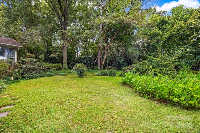 327 Livingston Drive, Charlotte, NC 28211