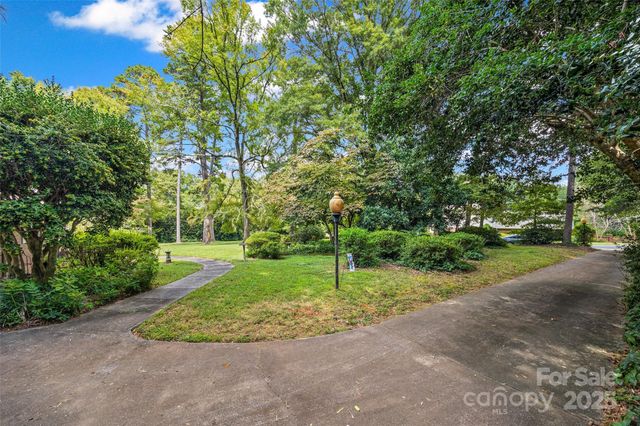 327 Livingston Drive, Charlotte, NC 28211