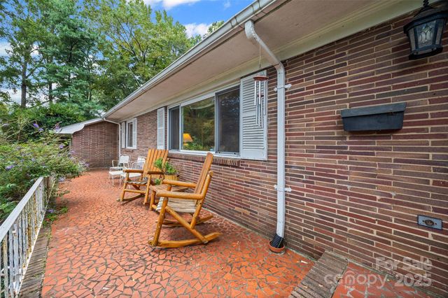 327 Livingston Drive, Charlotte, NC 28211