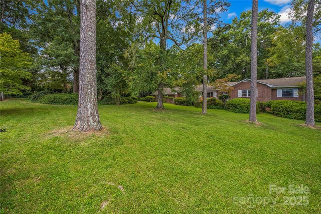 327 Livingston Drive, Charlotte, NC 28211