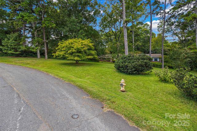 327 Livingston Drive, Charlotte, NC 28211