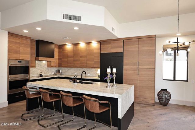 8334 E JENAN Drive, Scottsdale, AZ 85260