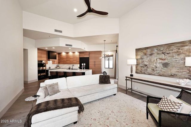 8334 E JENAN Drive, Scottsdale, AZ 85260