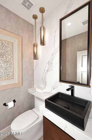 8334 E JENAN Drive, Scottsdale, AZ 85260