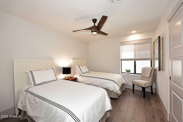 8334 E JENAN Drive, Scottsdale, AZ 85260