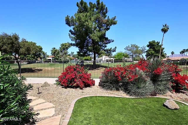 8334 E JENAN Drive, Scottsdale, AZ 85260