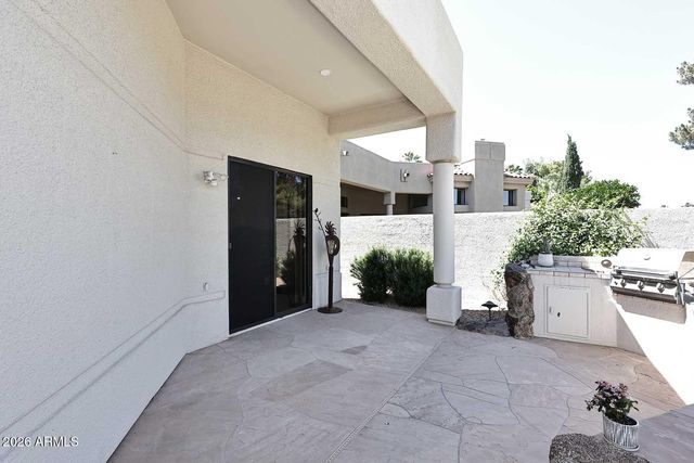 8334 E JENAN Drive, Scottsdale, AZ 85260