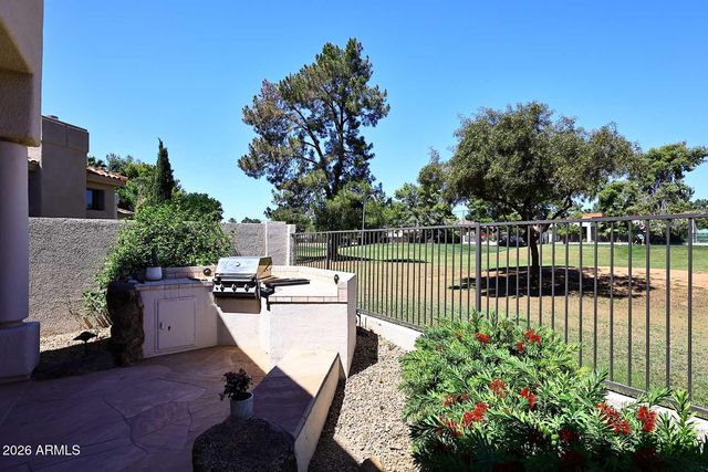 8334 E JENAN Drive, Scottsdale, AZ 85260