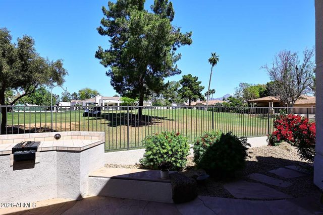 8334 E JENAN Drive, Scottsdale, AZ 85260