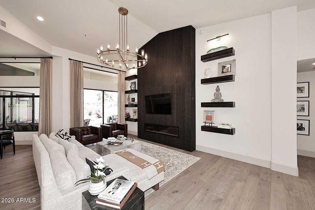 8334 E JENAN Drive, Scottsdale, AZ 85260