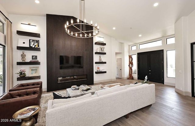 8334 E JENAN Drive, Scottsdale, AZ 85260