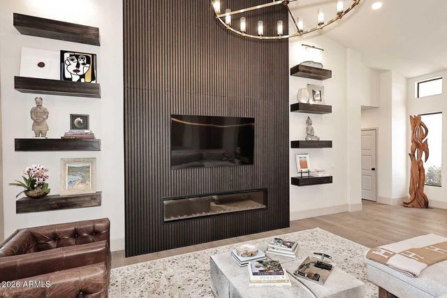 8334 E JENAN Drive, Scottsdale, AZ 85260