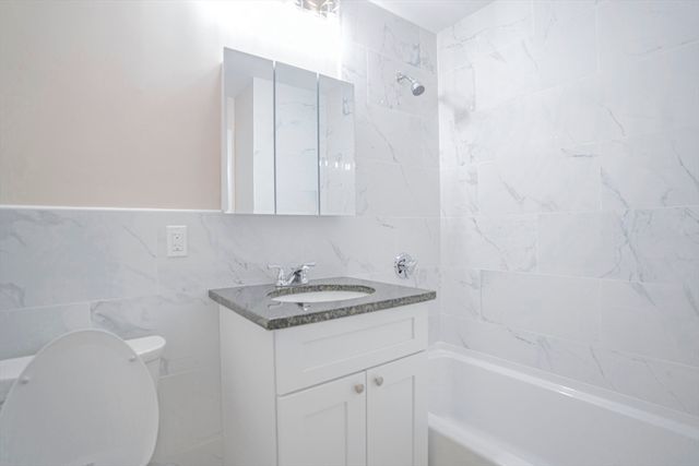 75 Presidential Dr 4, Quincy, MA 02169