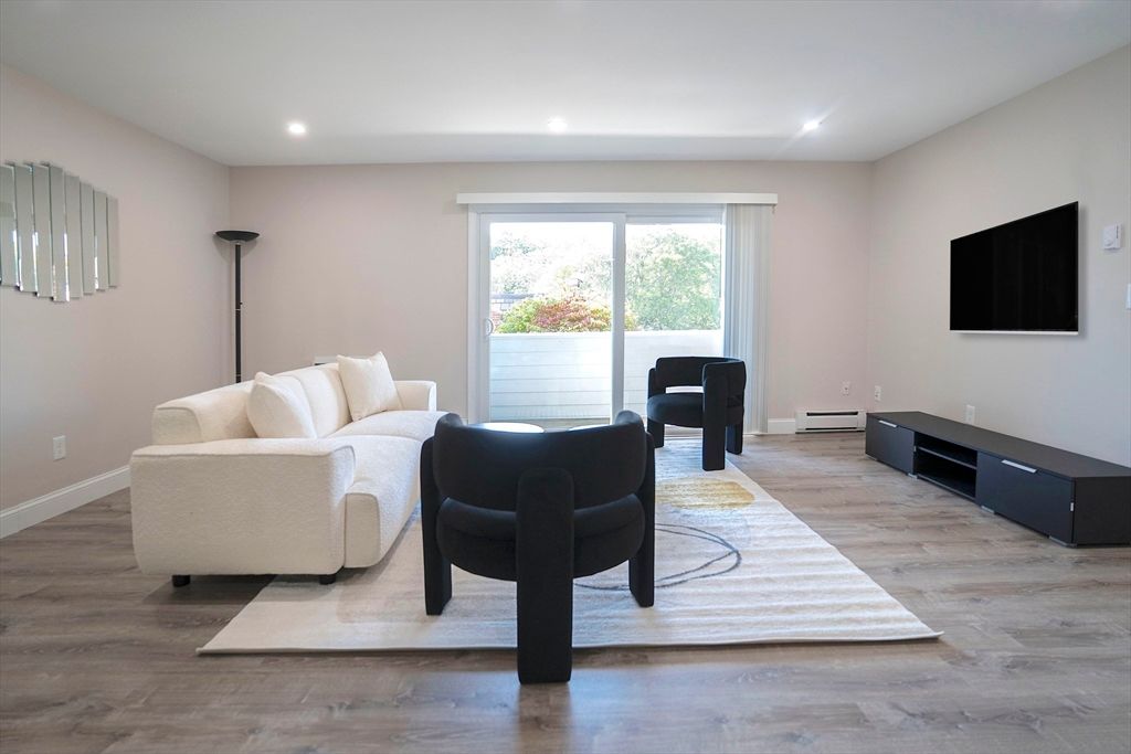 75 Presidential Dr 4, Quincy, MA 02169