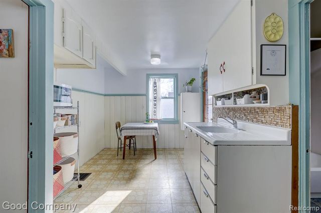 8503 Colgate Street, Oak Park, MI 48237