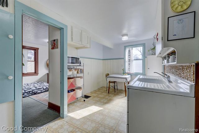 8503 Colgate Street, Oak Park, MI 48237