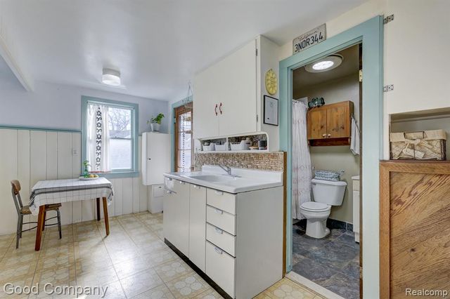 8503 Colgate Street, Oak Park, MI 48237