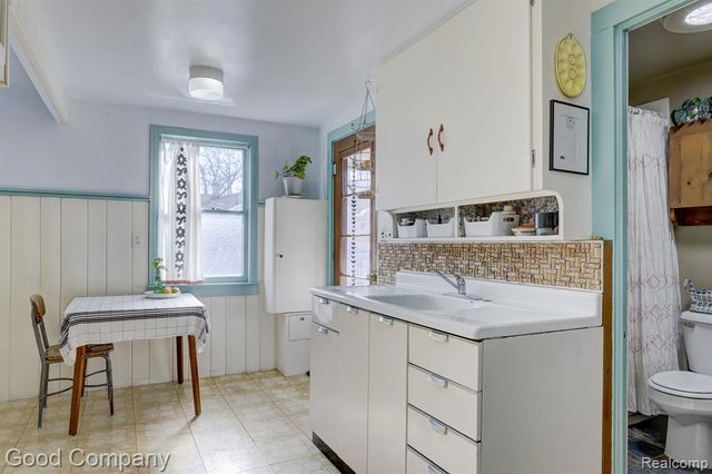 8503 Colgate Street, Oak Park, MI 48237