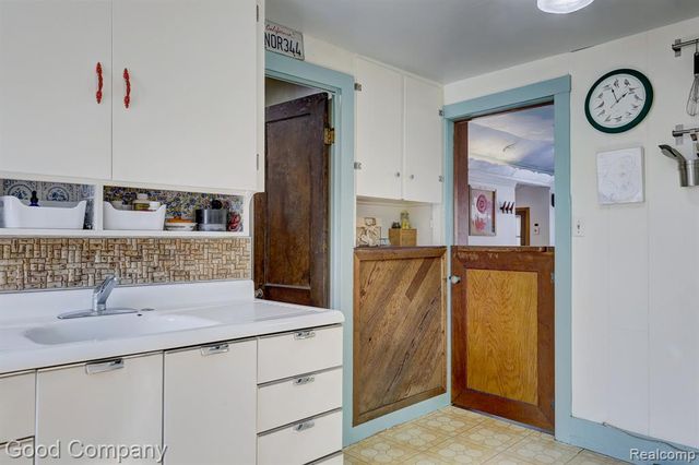 8503 Colgate Street, Oak Park, MI 48237