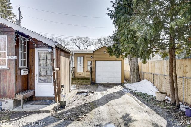 8503 Colgate Street, Oak Park, MI 48237