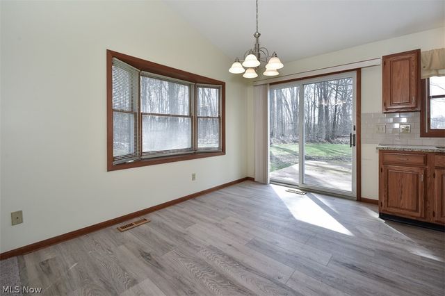 2121 Oakwood Court, Avon, OH 44011