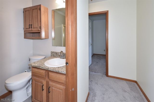 2121 Oakwood Court, Avon, OH 44011