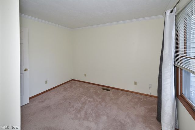 2121 Oakwood Court, Avon, OH 44011