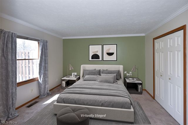 2121 Oakwood Court, Avon, OH 44011