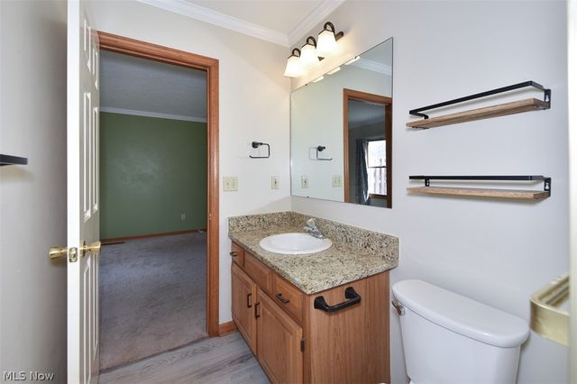 2121 Oakwood Court, Avon, OH 44011