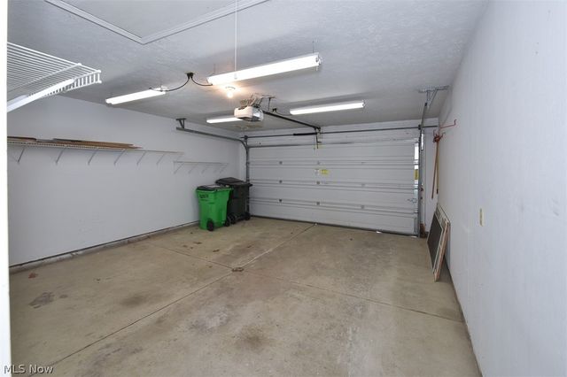 2121 Oakwood Court, Avon, OH 44011