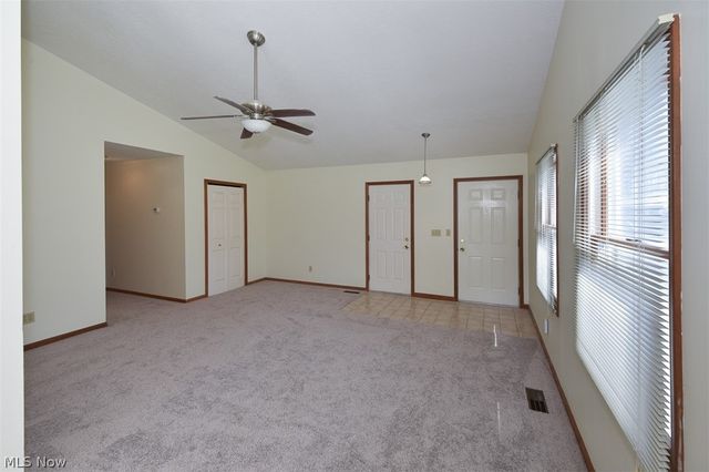 2121 Oakwood Court, Avon, OH 44011