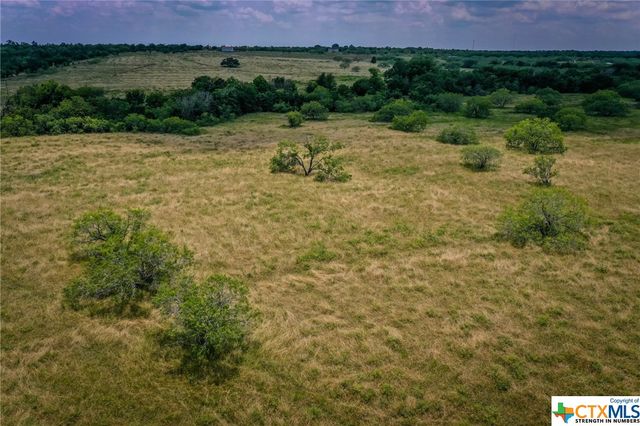000 County Road 447, Waelder, TX 78959