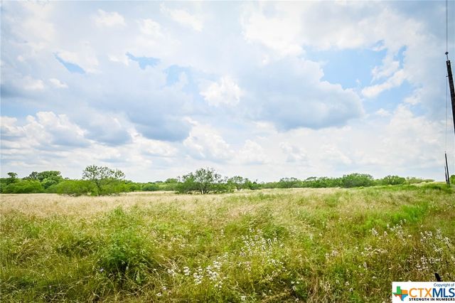 000 County Road 447, Waelder, TX 78959