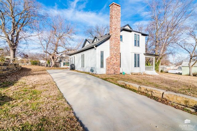 601 Poplar Street, Wamego, KS 66547