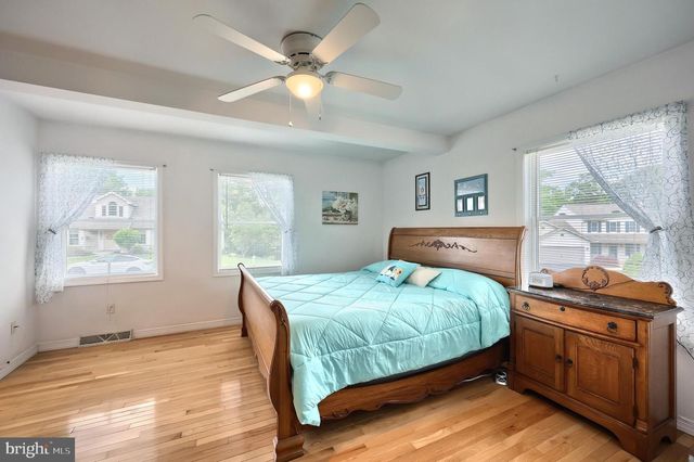1843 IVY PUMP LN, York, PA 17408