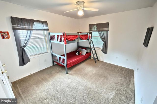 1843 IVY PUMP LN, York, PA 17408
