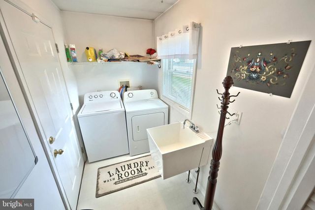 1843 IVY PUMP LN, York, PA 17408