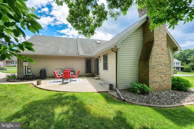 1843 IVY PUMP LN, York, PA 17408