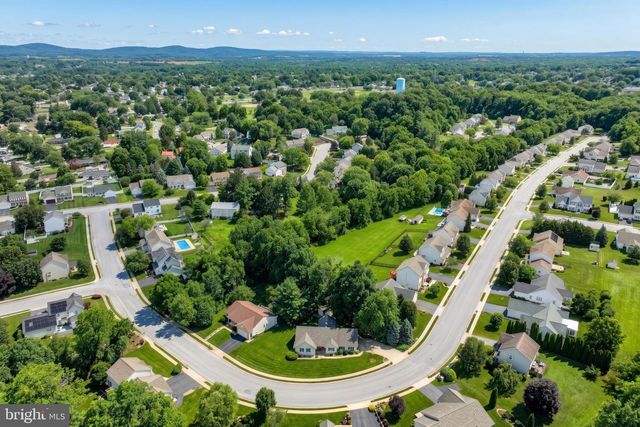 1843 IVY PUMP LN, York, PA 17408