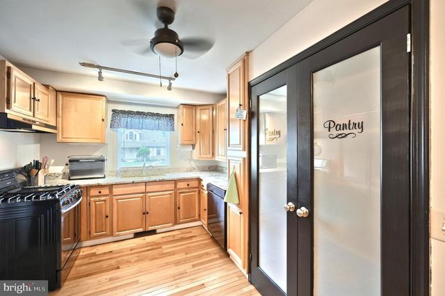 1843 IVY PUMP LN, York, PA 17408